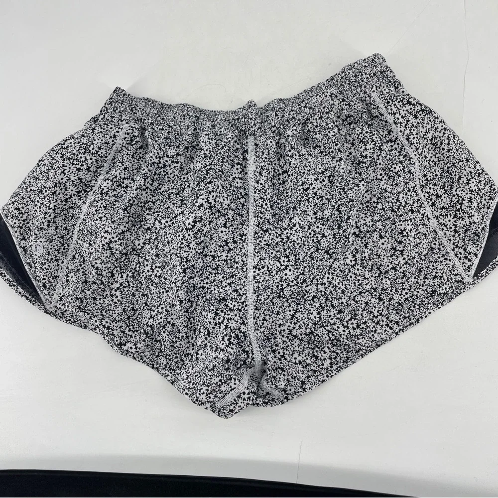 Lululemon Hotty Hot Short II *2.5
